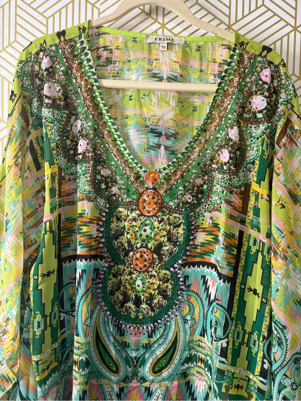 Embellished V-Neck Green Printed Tunic Top one size - Picture 3 of 4